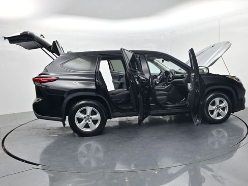 Used 2023 Toyota Highlander L FWD image 63