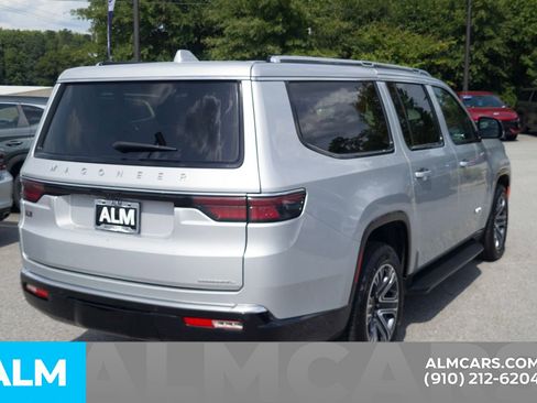 Used 2023 Jeep Wagoneer L Series II image 6