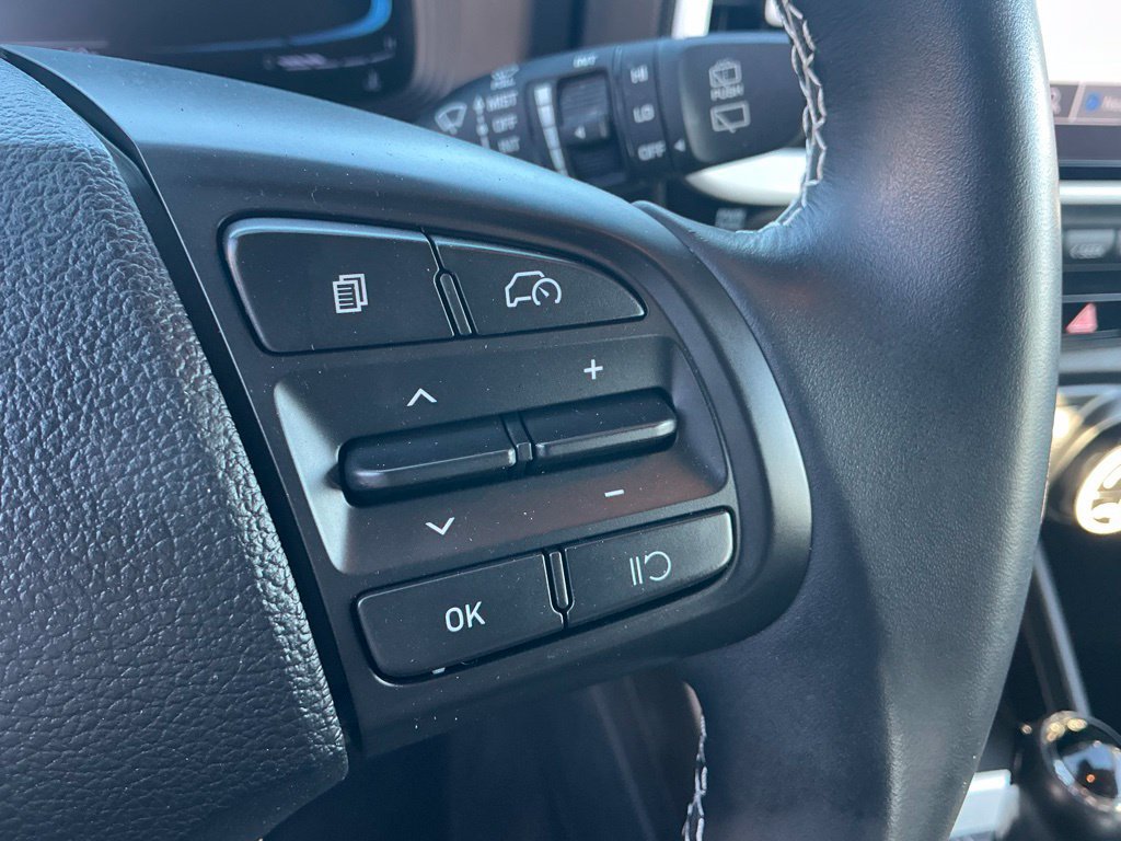 Certified 2023 Hyundai Venue Limited FWD image 20
