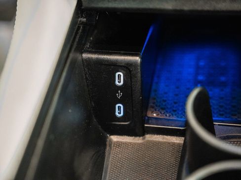 Used 2022 Mercedes-Benz EQS 580 4MATIC Sedan image 22