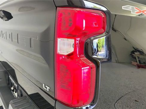 Used 2023 Chevrolet Silverado 1500 LT image 15