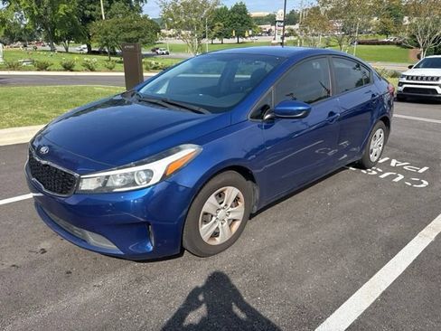 Used 2018 Kia Forte LX FWD image 2