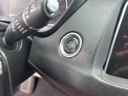 Used 2019 Cadillac XT4 Luxury w/ Cold Weather Package FWD image 20