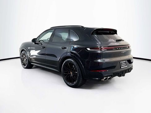 New 2026 Porsche Cayenne S image 3
