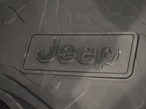 New 2025 Jeep Gladiator Sport image 27