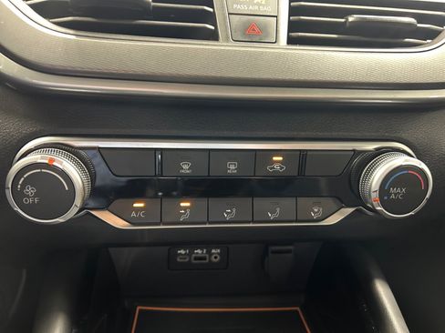 Used 2024 Nissan Altima 2.5 SR FWD image 14