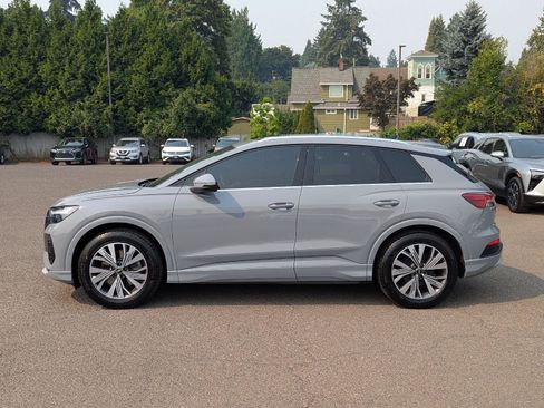 Used 2023 Audi Q4 e-tron Premium Plus w/ Premium Plus RWD image 2
