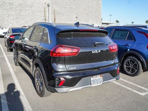 Used 2022 Kia Niro LXS w/ Digital Cluster Package image 9
