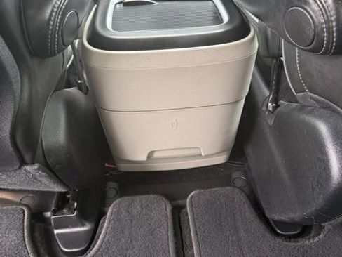 Used 2019 Chrysler Pacifica Limited image 32