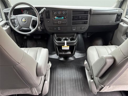 New 2026 Chevrolet Express 2500 Extended RWD image 33