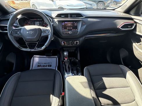 Used 2023 Chevrolet TrailBlazer RS FWD image 19