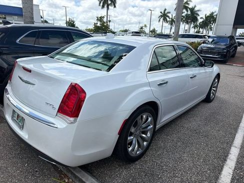 Used 2015 Chrysler 300 C RWD image 4