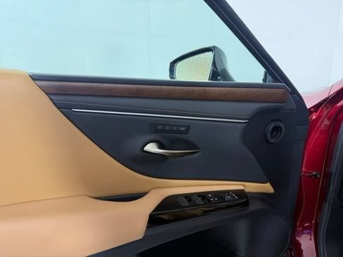 Certified 2025 Lexus ES 350 w/ Premium Package FWD image 31