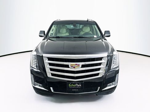 Used 2018 Cadillac Escalade 2WD image 2