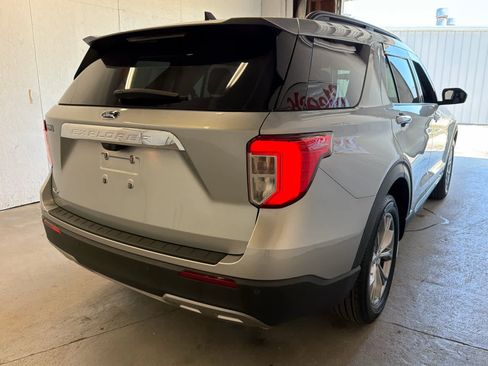 Used 2023 Ford Explorer XLT w/ Equipment Group 202A RWD image 5