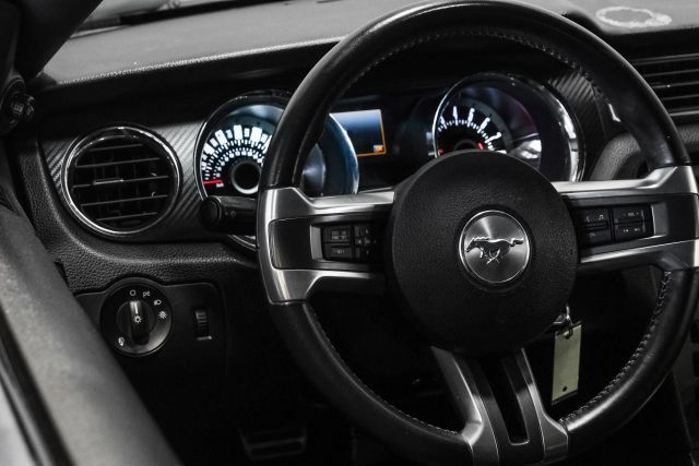 Used 2013 Ford Mustang GT Premium w/ Electronics Pkg RWD image 27
