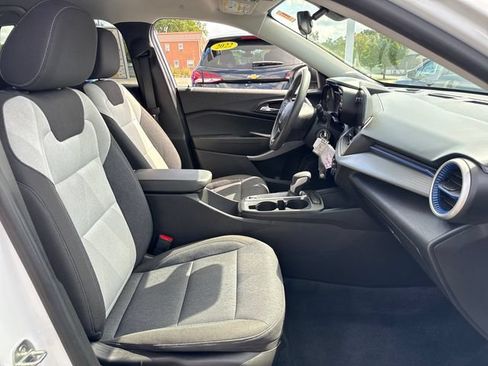 Used 2024 Chevrolet Trax LS w/ Driver Confidence Package FWD image 28