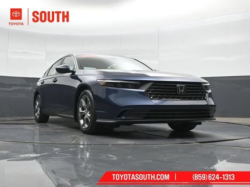 Used 2024 Honda Accord EX image 40