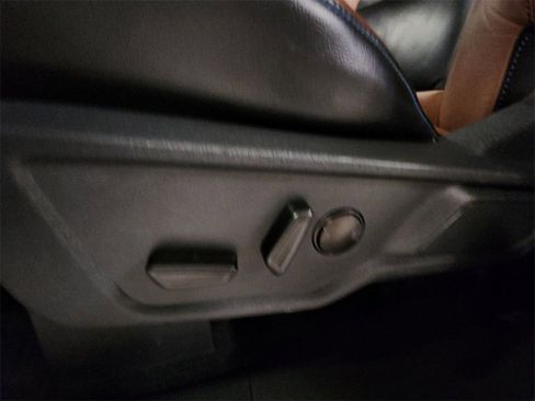 Used 2024 Ford Bronco Outer Banks image 13