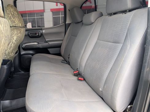 Used 2017 Toyota Tacoma SR5 w/ Tow Package AWD/4WD image 27