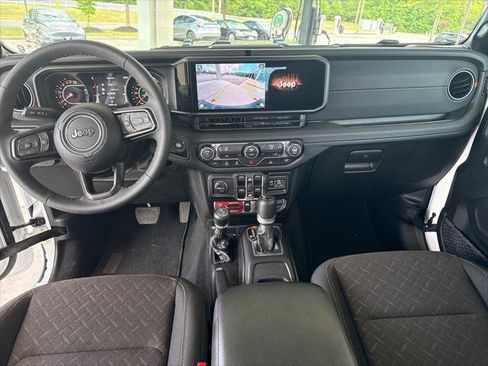 Used 2026 Jeep Gladiator Mojave AWD/4WD image 28