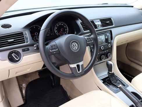 Used 2014 Volkswagen Passat TDI SE FWD image 16