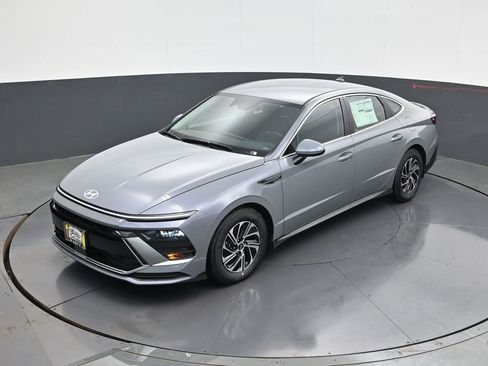 New 2026 Hyundai Sonata Blue FWD image 13