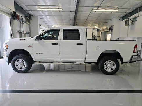 Used 2022 RAM 2500 Tradesman w/ Chrome Appearance Group image 4
