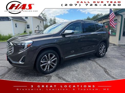 Used 2020 GMC Terrain Denali w/ Denali Premium Package AWD/4WD image 2