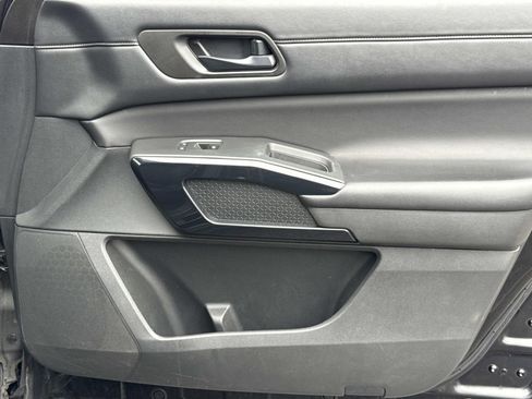 Used 2024 Nissan Pathfinder S image 23