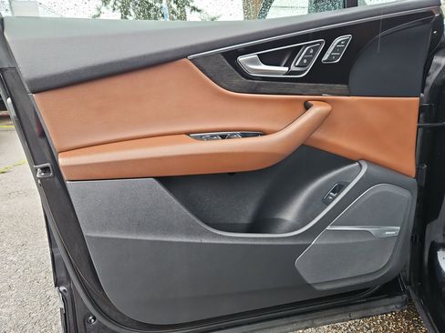 Used 2018 Audi Q7 3.0T Premium Plus w/ Premium Plus Package image 9