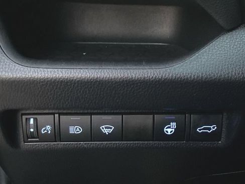 Used 2020 Toyota RAV4 XLE Premium AWD/4WD image 17