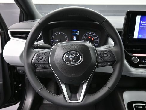 Used 2025 Toyota Corolla SE image 7