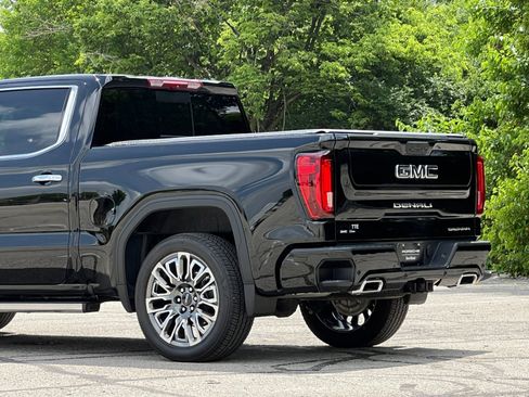 Used 2025 GMC Sierra 1500 Denali Ultimate AWD/4WD image 9