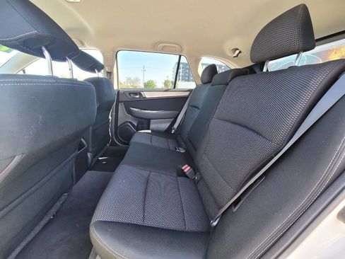 Used 2017 Subaru Outback 2.5i Premium image 10
