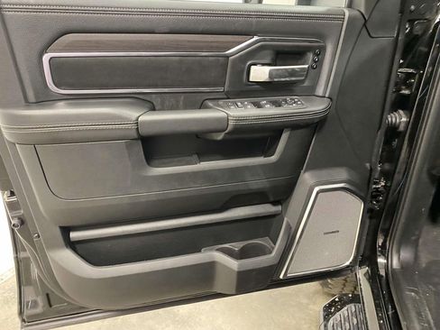 New 2025 RAM 2500 Laramie AWD/4WD image 11