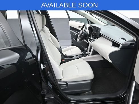Used 2023 Toyota Corolla Cross LE FWD image 31