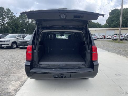 Used 2017 Chevrolet Suburban LT AWD/4WD image 5
