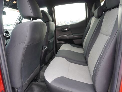 Used 2022 Toyota Tacoma TRD Off-Road w/ Technology Package image 15