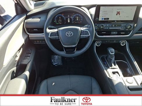 Certified 2025 Toyota Grand Highlander AWD Hybrid image 11