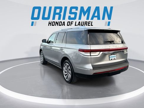 Used 2023 Lincoln Navigator Reserve image 6