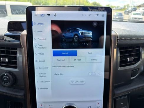 Used 2025 Ford F150 Lightning Lariat AWD/4WD image 38