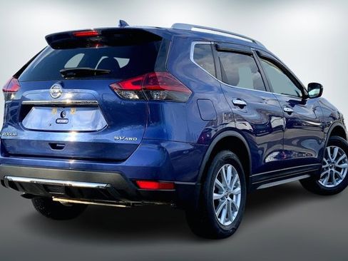 Used 2018 Nissan Rogue SV image 12