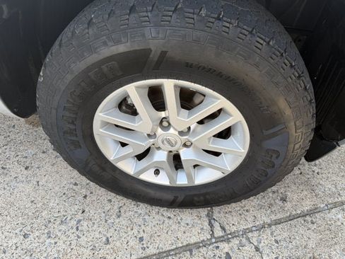 Used 2016 Nissan Frontier SV AWD/4WD image 5