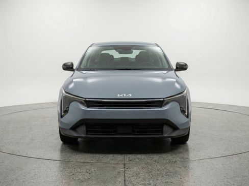 Used 2025 Kia K4 LXS image 2