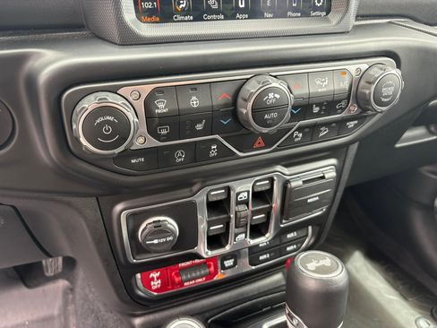 Used 2020 Jeep Wrangler Unlimited Rubicon w/ Quick Order Package 28Y Recon AWD/4WD image 26