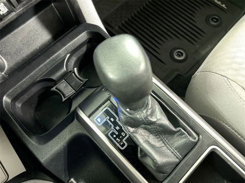 Used 2020 Toyota Tacoma SR5 image 17