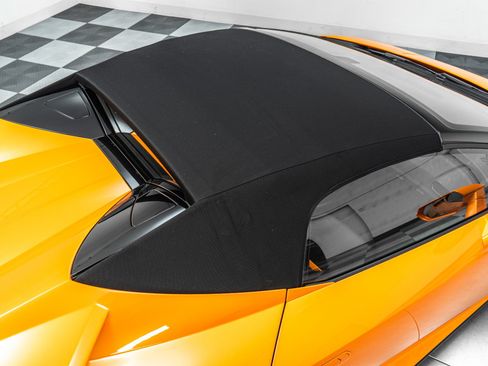 Used 2020 Lamborghini Huracan EVO image 36