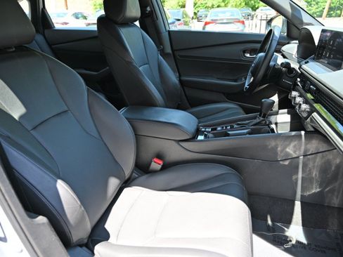 Used 2025 Honda Accord Sport image 19