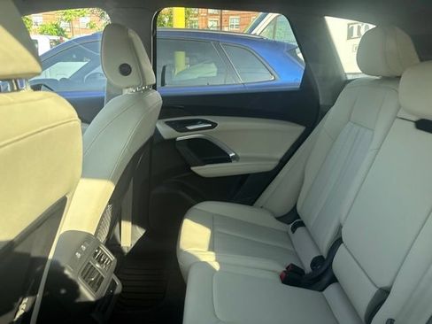Certified 2025 Audi Q5 Premium w/ Convenience Package AWD/4WD image 5